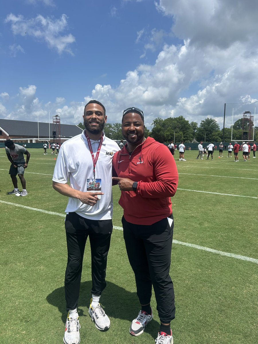 Tyree Oneil (@tyreeoneil_) on Twitter photo It was great to catch up with my former Head Coach <a href="/CoachMoLinguist/">Maurice Linguist</a> . A big reason why I’m coaching today. #HARD It was great to catch up with my former Head Coach <a href="/CoachMoLinguist/">Maurice Linguist</a> . A big reason why I’m coaching today. #HARD