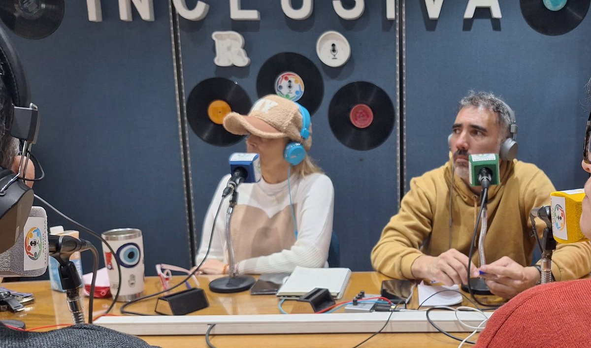 #Ahora el  periodista Fabián Waldman <a href="/FabianWaldman/">Fabian Waldman ⭐️⭐️⭐️</a> en Radio  Inclusiva.
<a href="/inclusiva_radio/">Radio Inclusiva</a>