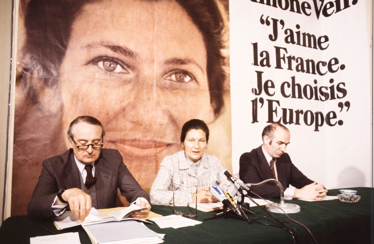 Femmes Démocrates (@femmes_dem) on Twitter photo <a href="/duhamel_vanessa/">Vanessa DUHAMEL</a> <a href="/mathis_sic19501/">Mathis Sicard</a> <a href="/ophelie_oise60/">Ophélie Van Elsuwe</a> <a href="/ChnfKassandrah/">KassandrahChnf</a> <a href="/zaina_mangui/">Zaina</a> <a href="/NaoualGuery/">Naoual Batiti Guery</a> <a href="/AsticLucie/">Astic Lucie</a> <a href="/MoulazadehM/">Maxime Moulazadeh</a> <a href="/BSirsalane/">Bouchra Sirsalane</a> <a href="/SteffMallet/">stephanie mallet</a> <a href="/FHousseynou/">Fatima Housseynou</a> <a href="/FemDem_Est/">Femmes Démocrates Est</a> <a href="/FemDem_Nord/">Femmes Démocrates Nord</a> <a href="/FemDem_Ouest/">Femmes Démocrates Ouest</a> 3/8 🇪🇺
👉 « J’aime la France. Je choisis l’Europe »
Pas de promesses creuses. Pas d’agressivité.
Simone Veil parle de :
🟠 Paix
🟠 Responsabilité
🟠 Générations futures
Elle veut une Europe : des peuples, démocratique et sociale. #SimoneDay <a href="/duhamel_vanessa/">Vanessa DUHAMEL</a> <a href="/mathis_sic19501/">Mathis Sicard</a> <a href="/ophelie_oise60/">Ophélie Van Elsuwe</a> <a href="/ChnfKassandrah/">KassandrahChnf</a> <a href="/zaina_mangui/">Zaina</a> <a href="/NaoualGuery/">Naoual Batiti Guery</a> <a href="/AsticLucie/">Astic Lucie</a> <a href="/MoulazadehM/">Maxime Moulazadeh</a> <a href="/BSirsalane/">Bouchra Sirsalane</a> <a href="/SteffMallet/">stephanie mallet</a> <a href="/FHousseynou/">Fatima Housseynou</a> <a href="/FemDem_Est/">Femmes Démocrates Est</a> <a href="/FemDem_Nord/">Femmes Démocrates Nord</a> <a href="/FemDem_Ouest/">Femmes Démocrates Ouest</a> 3/8 🇪🇺
👉 « J’aime la France. Je choisis l’Europe »
Pas de promesses creuses. Pas d’agressivité.
Simone Veil parle de :
🟠 Paix
🟠 Responsabilité
🟠 Générations futures
Elle veut une Europe : des peuples, démocratique et sociale. #SimoneDay