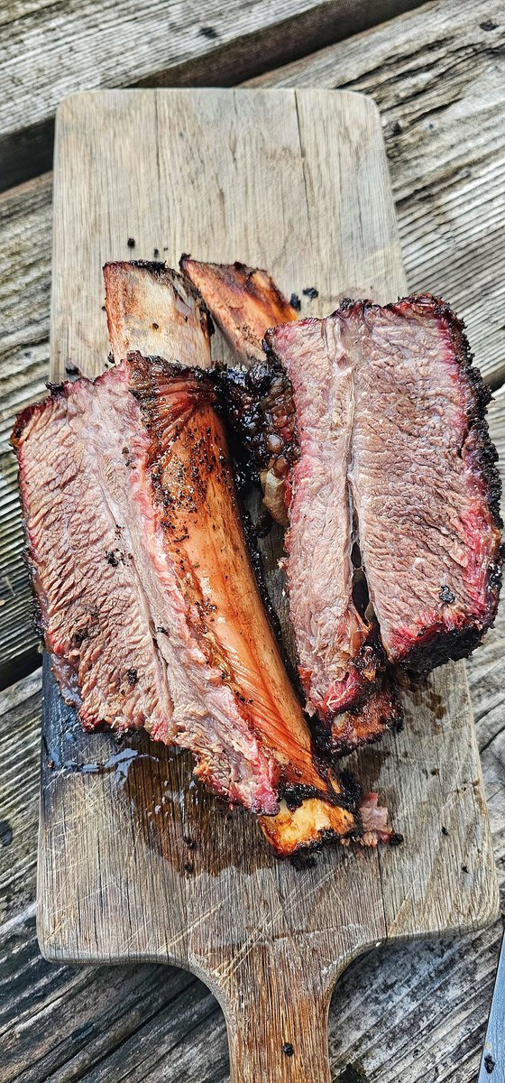 Love short ribs... Plum smoked and delicious 🔥