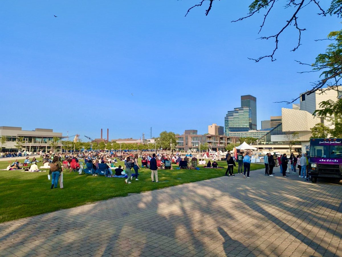 Downtown Cleveland tweet media