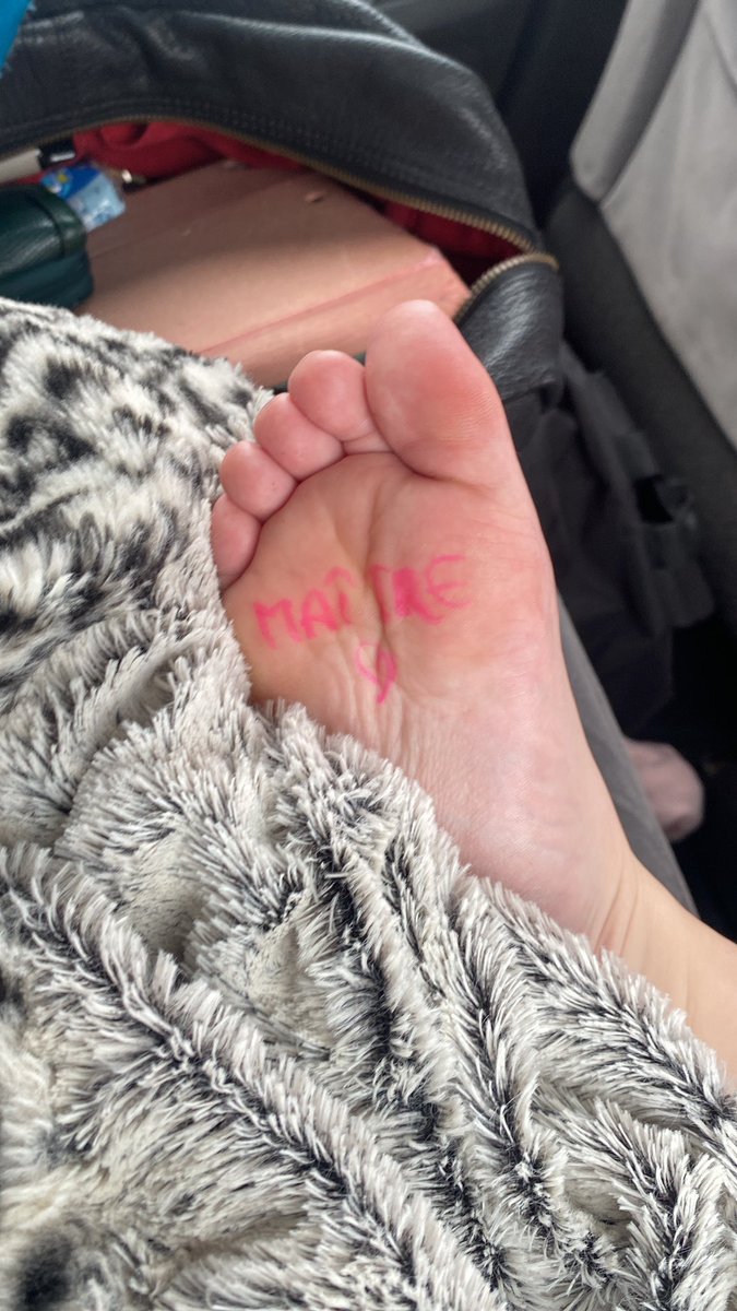 KRTICKLER's tweet image. Une bonne soumise, très chatouilleuse comme j’aime.. à très vite soumise 😏🪶🦶