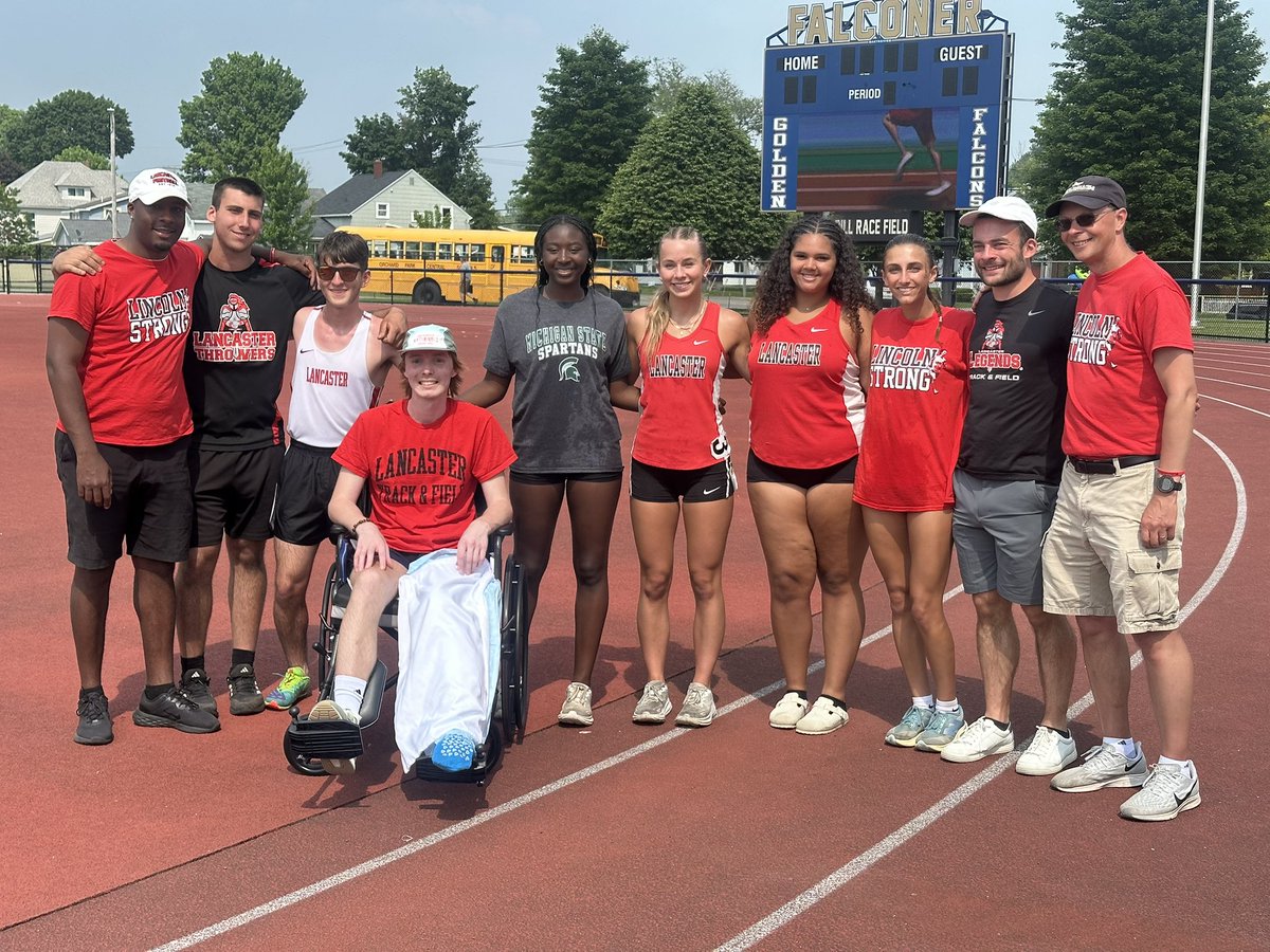 LegendsTrack's tweet image. Thank you Seniors for your hard work and dedication and the leadership over the last couple of years! We really appreciate you and love you. Good Luck next year and in the future ❤️🖤 #GoLegends @LHS_Athletics1