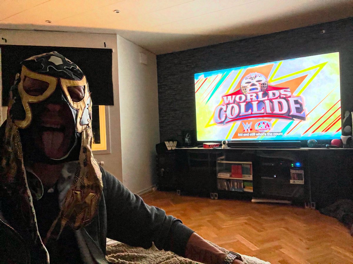 When the family sleeps … 🇲🇽

#AAA #LuchaLibre #WorldsCollide #Mask #Live #YouTube