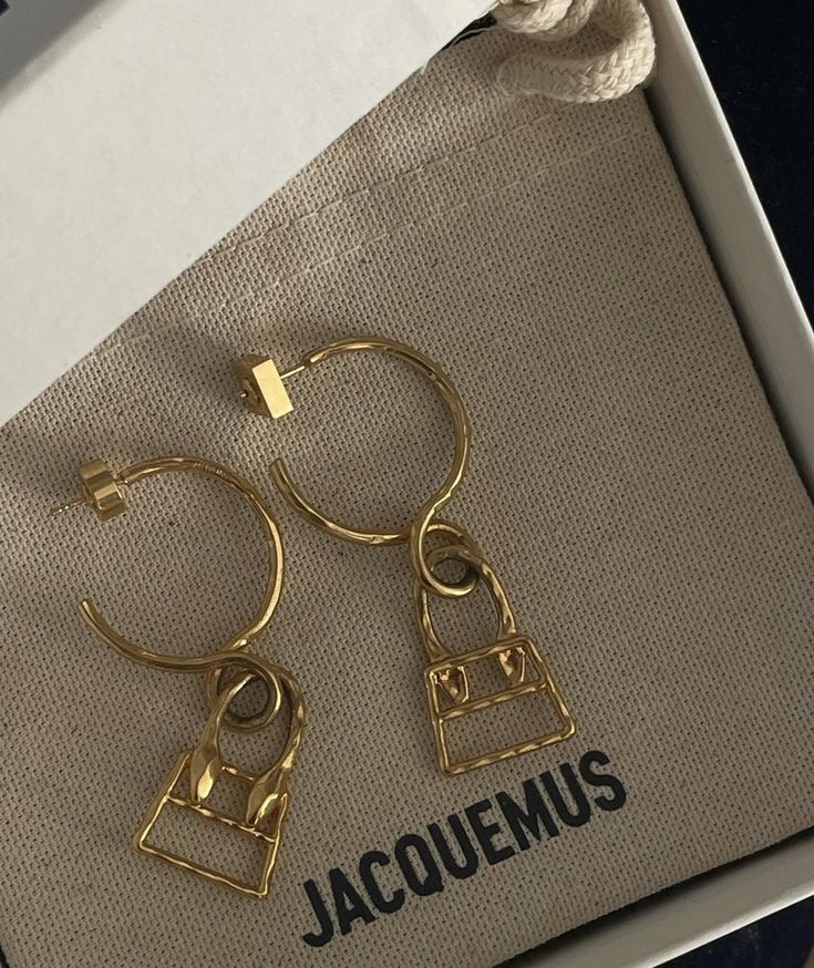 Jacquemus erring's