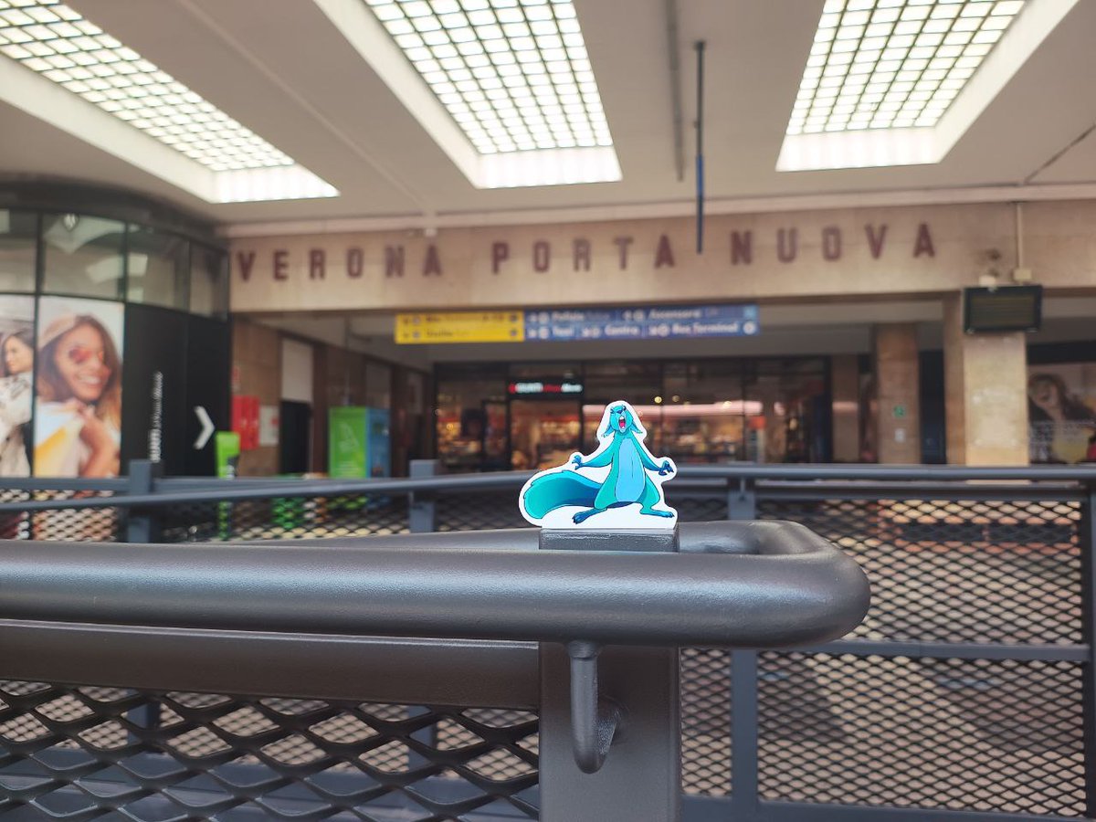 Kastor's travels continue from #Innsbruck 🇦🇹 to #Verona 🇮🇹... This time by train. 🚅

Most of the trip flows through gorgeous green mountains in this time of the year, making it a delight. 🏞️

All while staying eco-friendly. 🌿

$kas #KRC20 #OneWorldOneForest #NeverStopGrowing