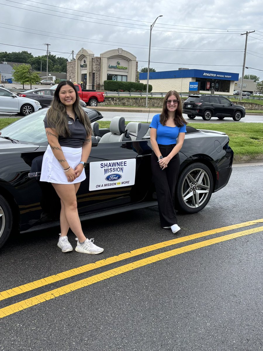 ShawneeMFord's tweet image. Had an amazing time at this year’s Old Shawnee Days Parade! Proud to be a Gold Sponsor 💛 Big thanks to everyone who made it happen! #OldShawneeDays #GoldSponsor #ShawneeKS #CommunityPride #FestivalFun