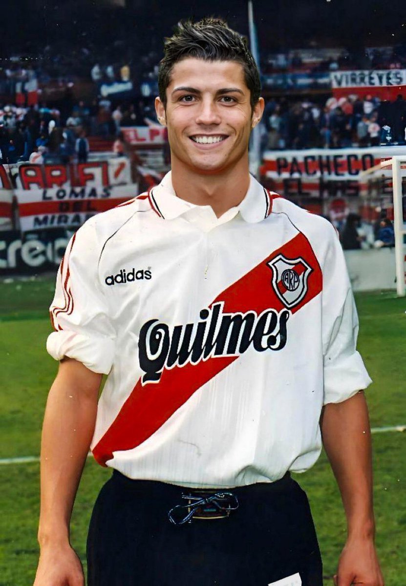 <a href="/Cristiano/">Cristiano Ronaldo</a> Te esperamos ídolo #CR7ARiver