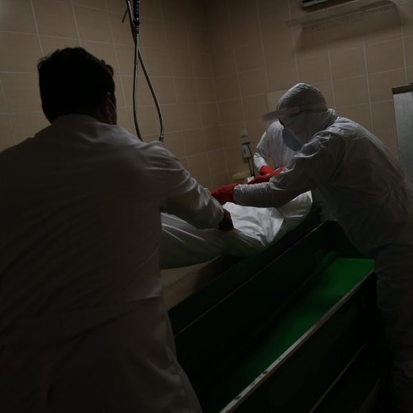 Aydın Söke'de, cenaze yıkama işlemleri için vatandaşlardan para istediği tespit edilen gassal, tutuklanarak cezaevine gönderildi.