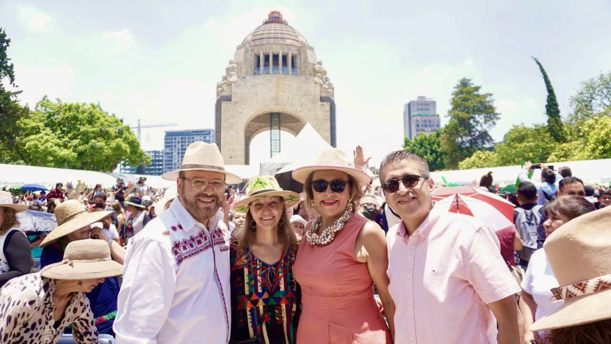 🌵 Hoy asistí a la inauguración de la #FeriaDelNopal.

Un espacio que celebra nuestras raíces, suelo de conservación y la riqueza del nopal en la cocina y la cultura.

¡Vengan a disfrutarlo! 🇲🇽
#CDMX #SaboresDeMéxico #OrgulloMexicano