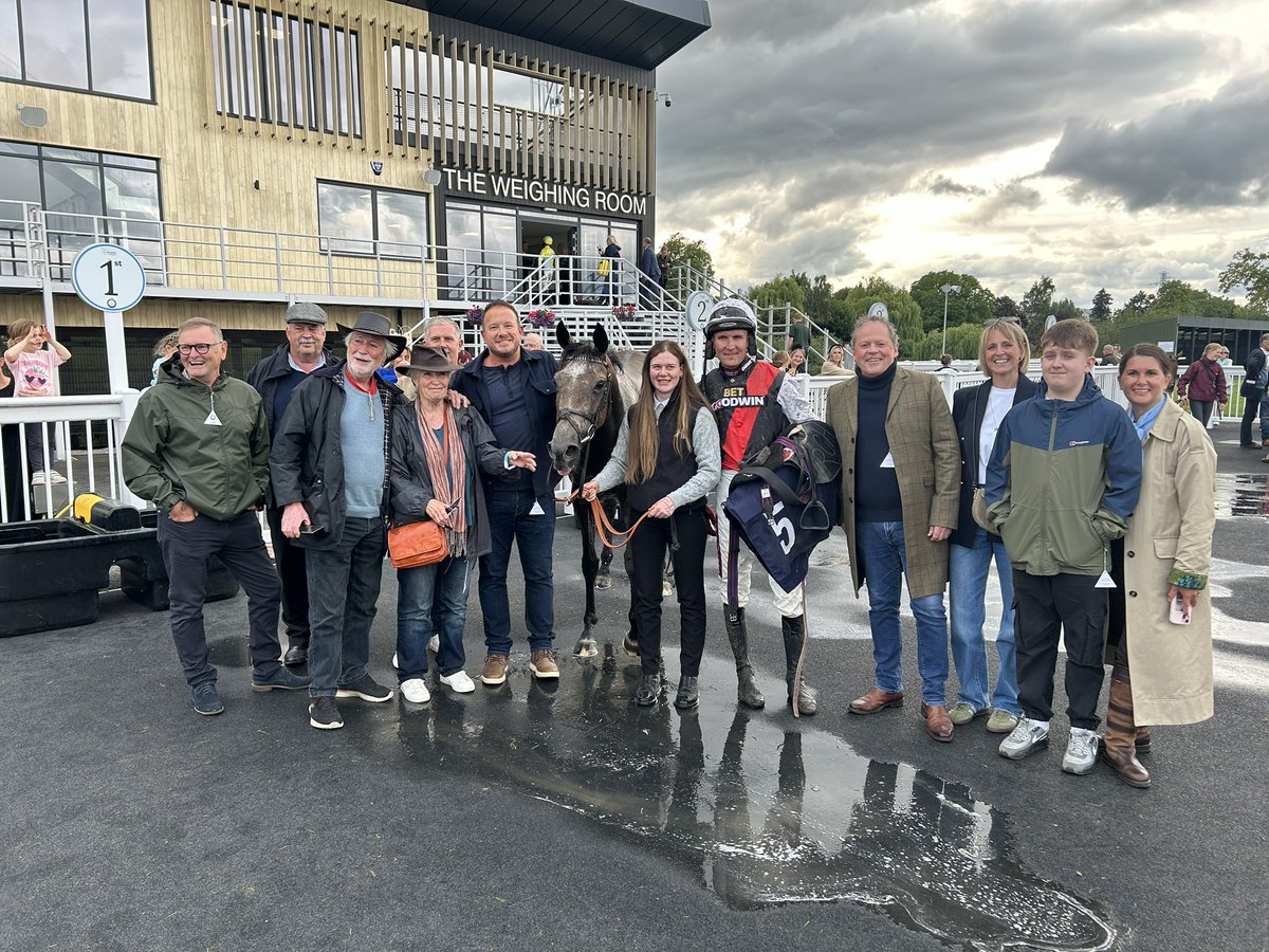 NickBrownRacing's tweet image. Rockola wins for the third time over hurdles in @WorcesterRaces She has a huge heart and has been so consistent- a PB today and more to come!! Congratulations to her owners - The Lavendon Partnership. Thanks to everyone at Barbury Castle