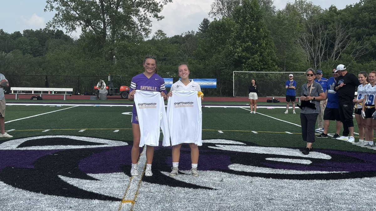FLAG:

Your sportsmanship award winners are Webster Schroeder’s(V) Mckenzie Browne and Sayville’s(XI) Ava Vadyak