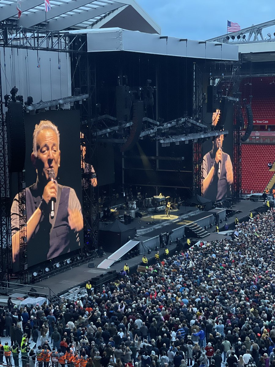 What a legendary night. As if Macca turned up too 

Boss