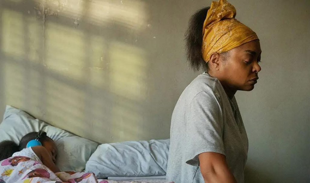 layxsnv's tweet image. in 15 mins, she lost her child, her car, her job, her house and got a ticket. Life will humble you 💯