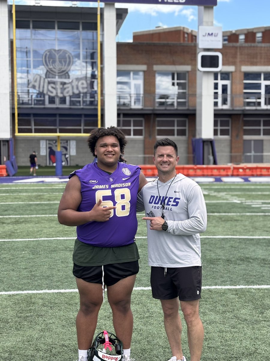 RobertEdwards07's tweet image. Had a great time today @JMUFootball!!! Thank you to all of the coaches who took the time to talk to me during and after camp!!! @CoachBobChesney @CoachSamDaniels @Coach_Smith61 @UkohEssang @ApplebaumNathan @JMUFBRecruiting