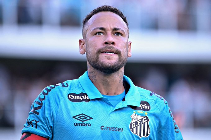 Neymar, Covid-19'a yakalandı.