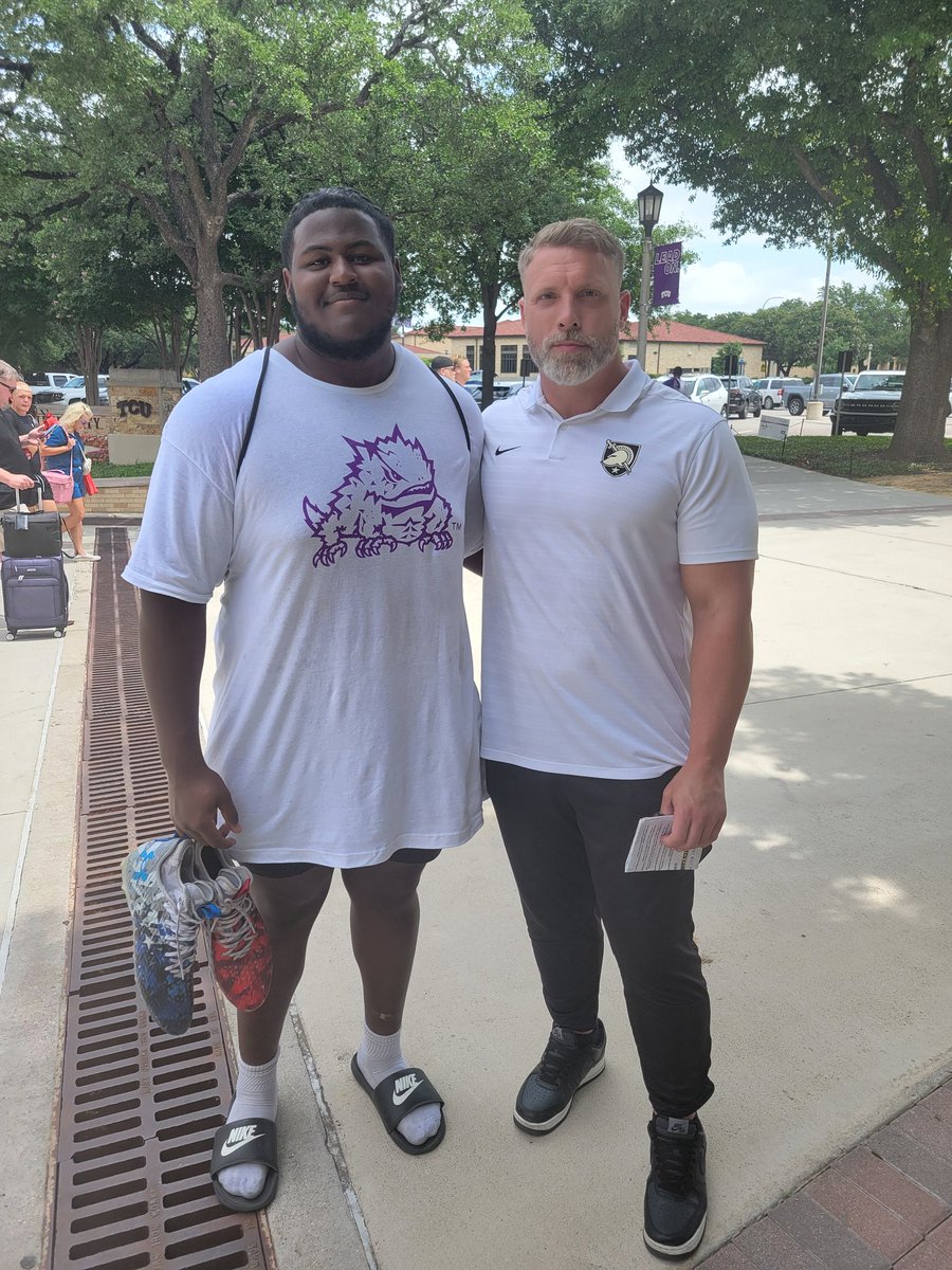 kaydenbryan76's tweet image. Thank you Coach @MikeViti for taking time after camp to visit with my mom and I! Looking forward to talking more soon!