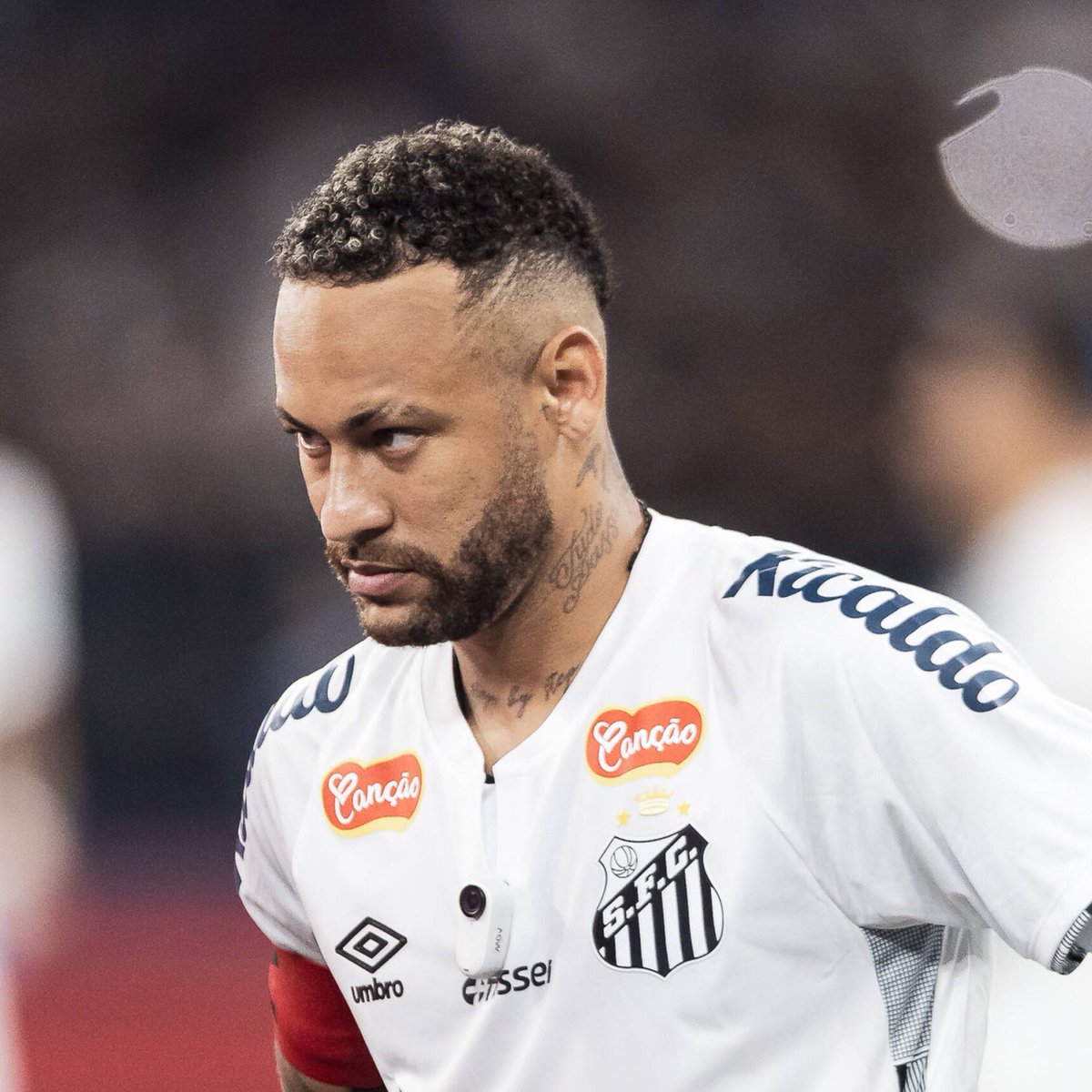 Neymar, Covid-19'a yakalandı.