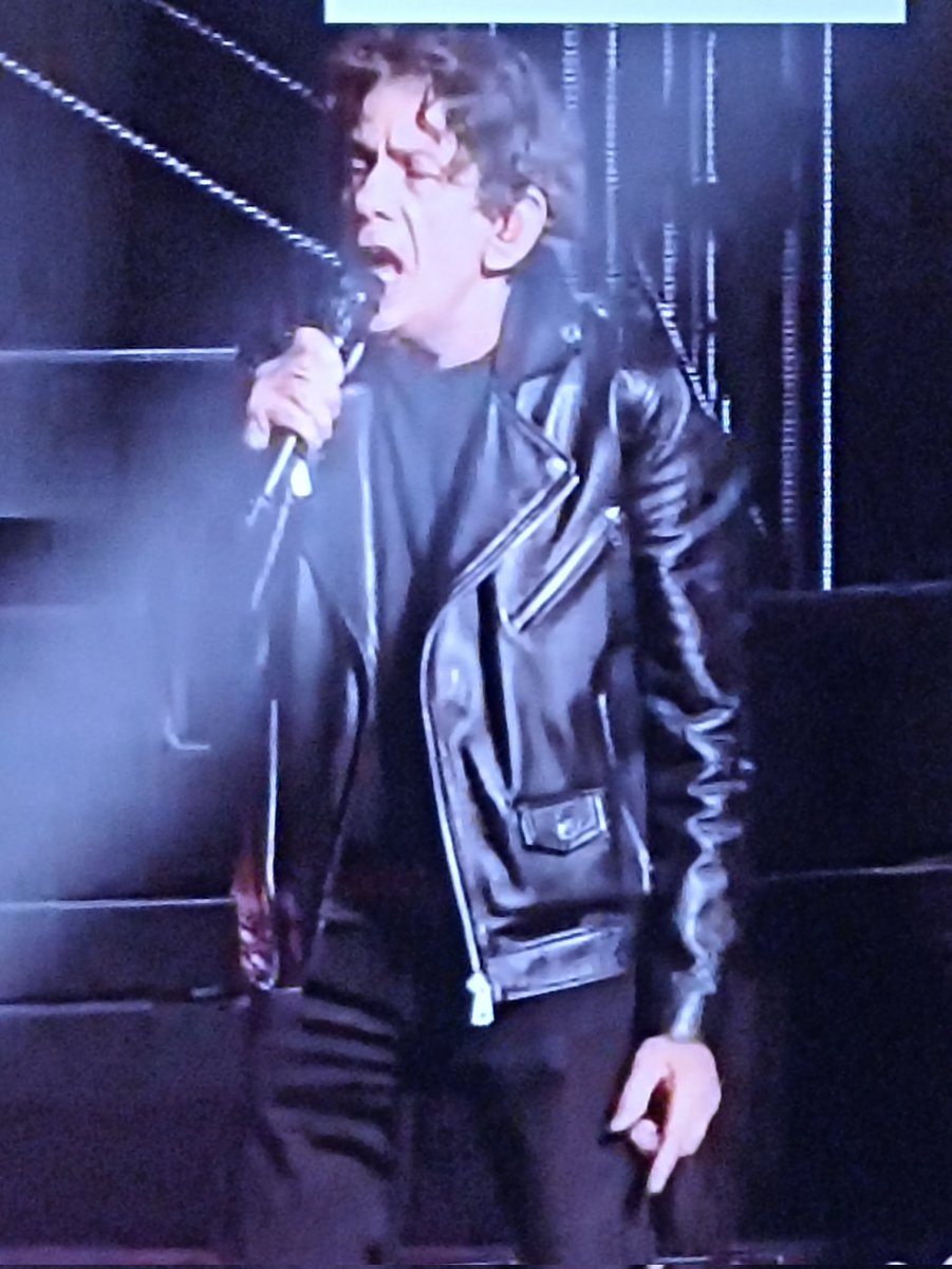 pcol2605's tweet photo. Quelqu'un peut me dire qui c'est..
#Stars80vsStars90 https://t.co/YdIMm57JsN