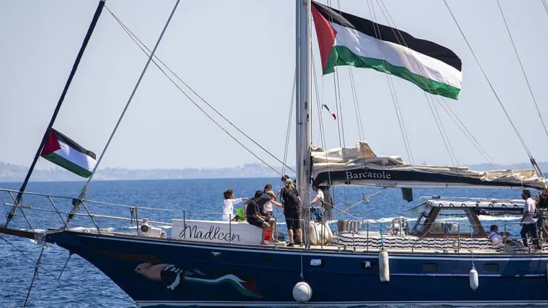 "على بُعد أميال قليلة فقط"، متى تصل السفينة "مادلين" لسواحل غزة؟

alanba.com.kw/1311659/