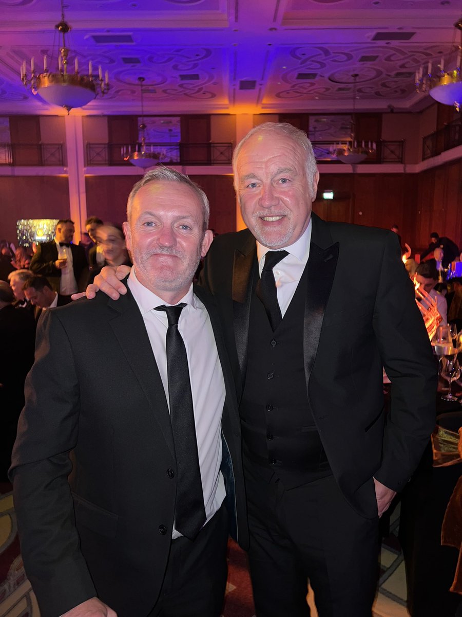 ktlea (@ktlea) on Twitter photo Met a <a href="/SunderlandAFC/">Sunderland AFC</a> legend tonight. Star struck! ⭐️
He still loves the lads and was at Wembley last month with David Corner (1985 anyone?)
#safc Met a <a href="/SunderlandAFC/">Sunderland AFC</a> legend tonight. Star struck! ⭐️
He still loves the lads and was at Wembley last month with David Corner (1985 anyone?)
#safc