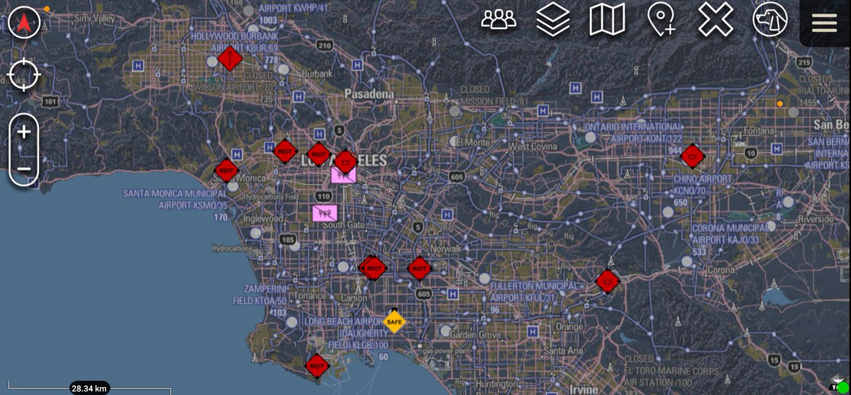 BelowTearline's tweet image. Pretty busy night for LA. I guess we'll see what the damage is when the sun comes up.
