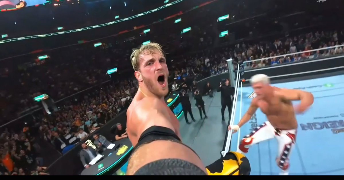 dmh00kedsht's tweet photo. The #KrossEffect strikes again 🔥⏳️
Logan could have won
But he decided to rather have a viral moment than actually finishing the match. 
Your own fault 🤷🏻‍♀️

As always, @realKILLERkross was right ⏳️🔥

#PushKarrionKross #WeWantKross #MITB 
#KingKross https://t.co/ws72FeHMdr