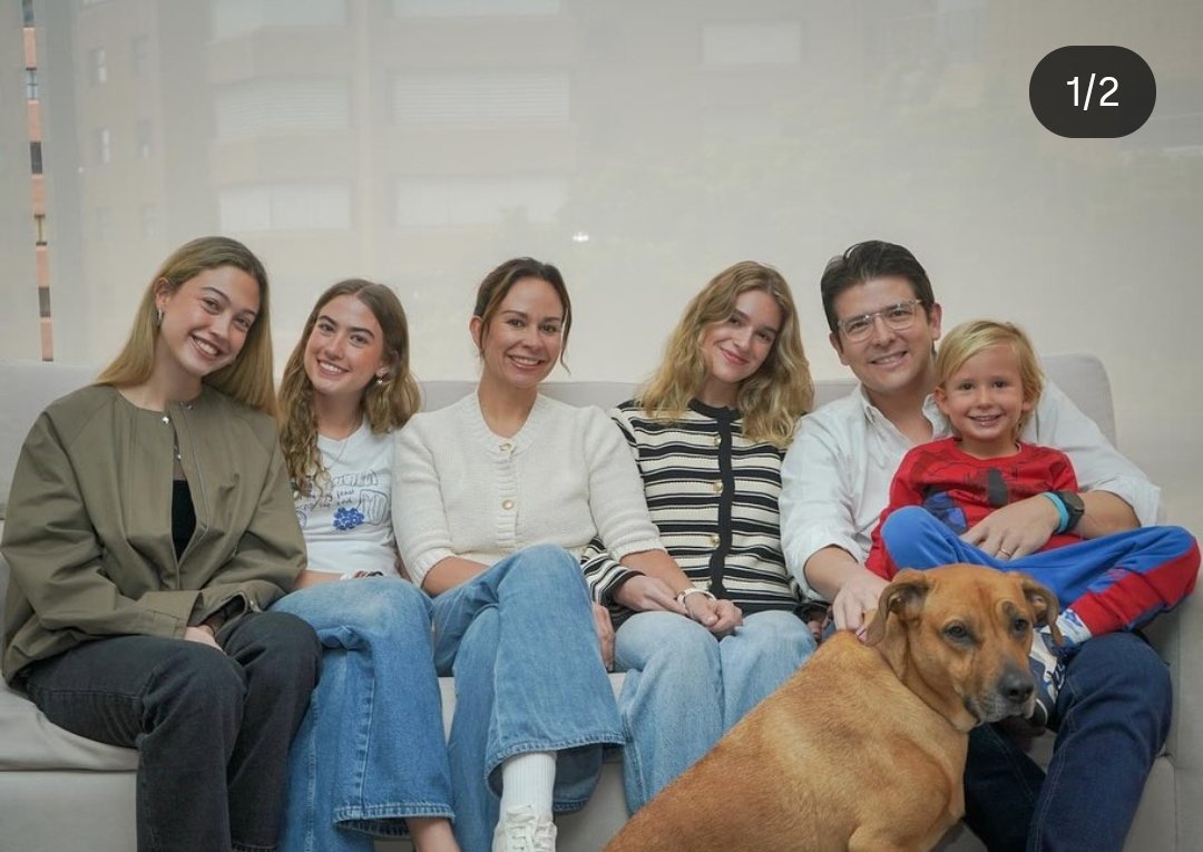 Duele el país.  No quiero vivir nuevamente los 90s. Nuestras oraciones por la recuperación <a href="/MiguelUribeT/">Miguel Uribe</a> #fuerzamiguel mi solidaridad con María Claudia, las hijas, el hijo y toda su familia.