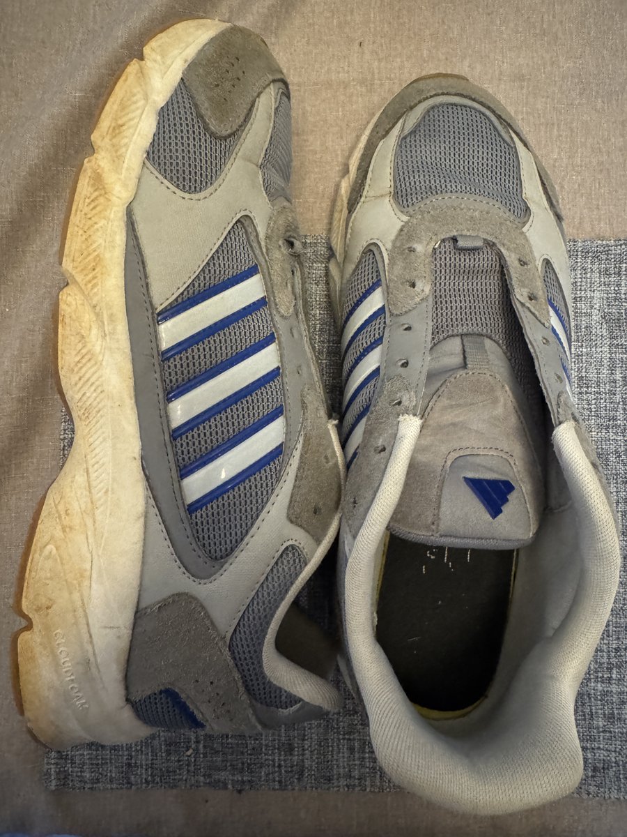 iconer70's tweet photo. #reshoevn8tion Before and After.  Renewed them.  Can wear again without shame! https://t.co/a9dnk6NBTk