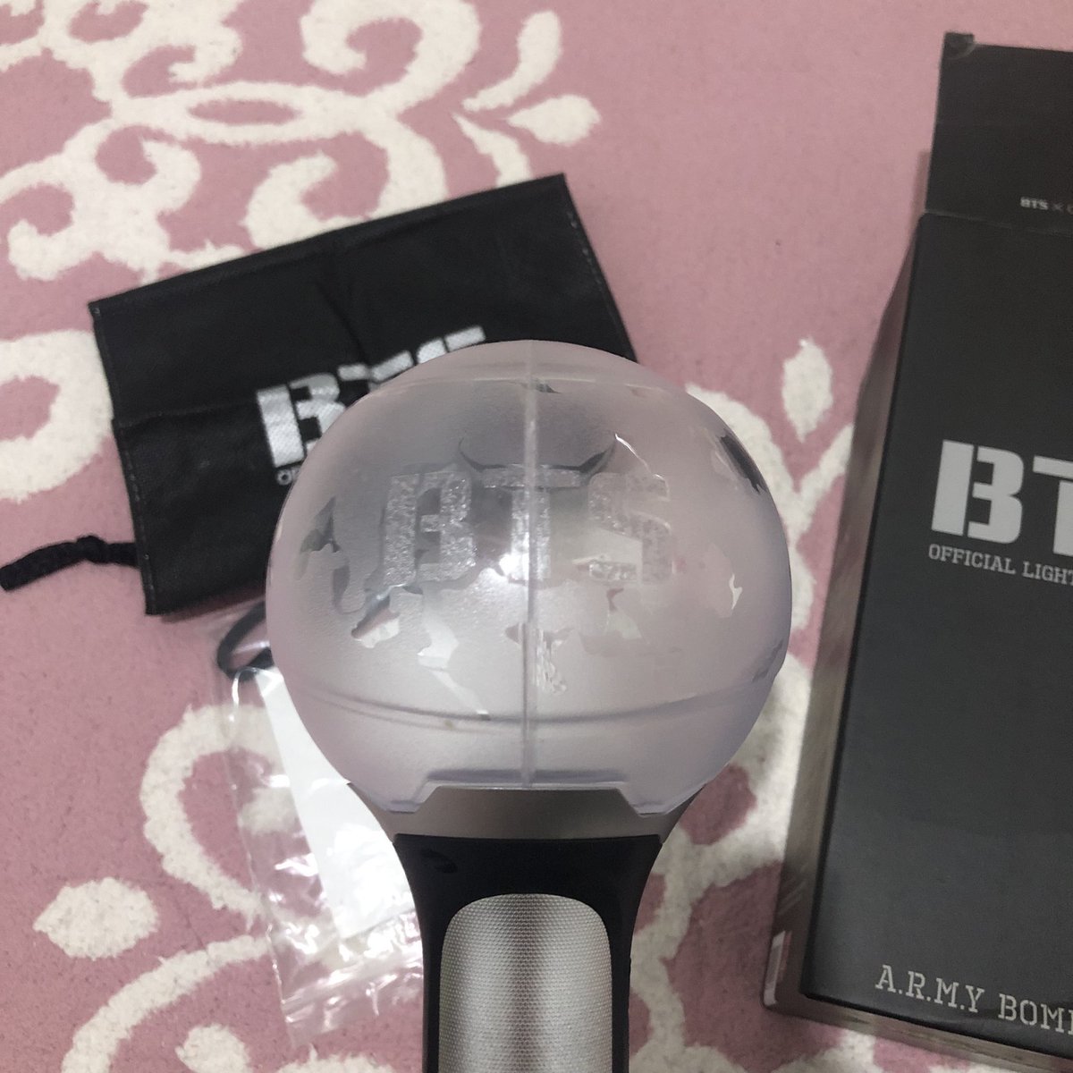 cseaachel's tweet photo. WTS lightstick armybomb ver 2 BTS
✨good condi
✨atribut lengkap
✨bisa oyen
💸350k nego dom depok

https://t.co/iXkraA4GHX

wts wtb bts armybomb lightstick 
yukkk dibeli bts mau comeback💜💜 https://t.co/PsyoXXXKQh