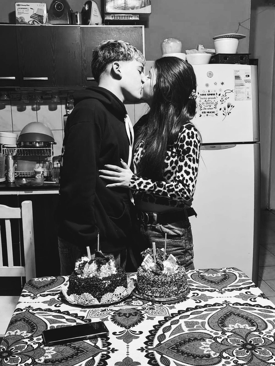 Que tu mirada, tu sonrisa, tu cariño, tu amor, tu lealtad y tu forma de amarme no se vaya jamás de mí vida, sos la persona que cambio mí vida y la transformó en una mas bella, y el trato que tengo conmigo misma desde que te conocí, es no perderte nunca. Te amo para siempre. 💘