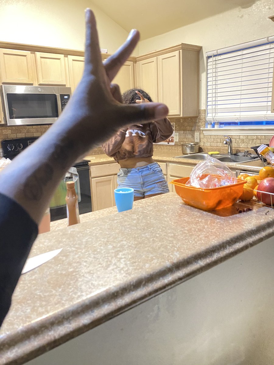 vampkmp's tweet photo. Fcked my so called opp gf got ha hangin Otha sets Ik dis Nga mad af rn 😂✌🏾 https://t.co/VPNwcz1uVw