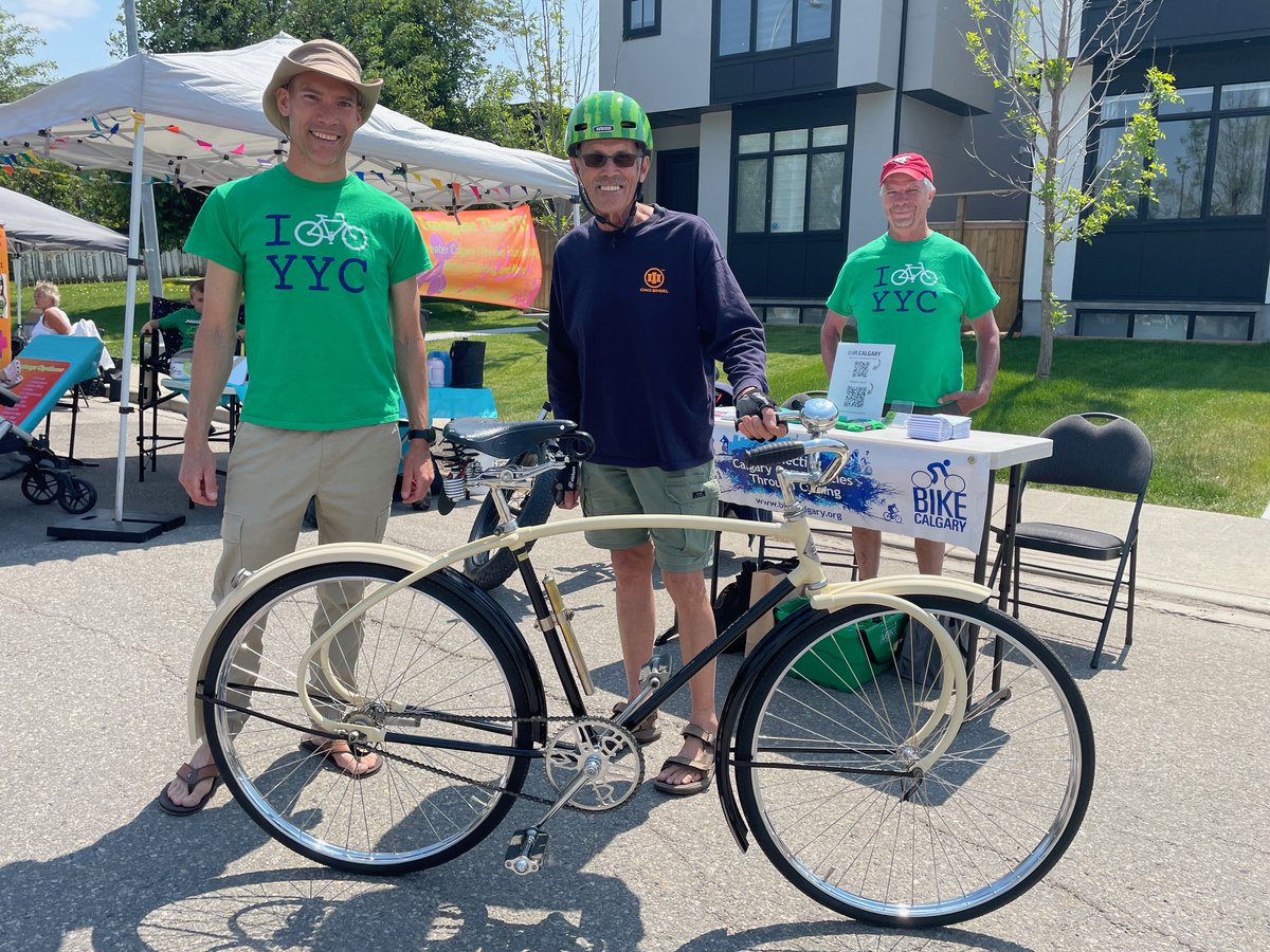 Had a great day at the Tuxedo Park Summerfest. Some fantastic vintage bikes hiding here! #yycbike