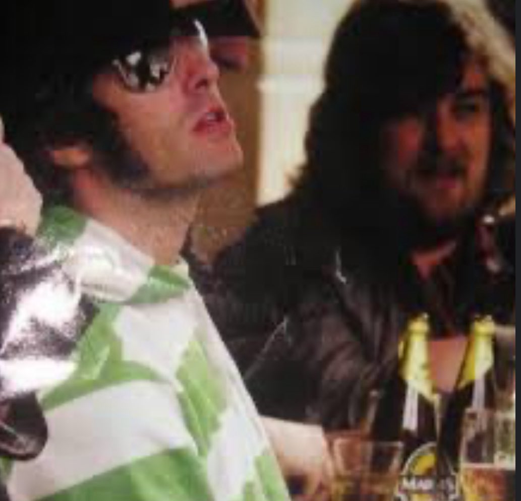 mbroadley04's tweet photo. @liamgallagher Are you mad for the Celtic Liam? https://t.co/42hyfWG1MG