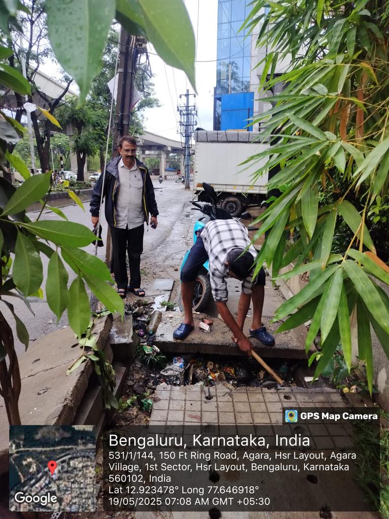 Natraj1013352's tweet photo. ರಾಜ್ಯದ ಯಾವುದೇ ಸ್ಥಳಿಯಸಂಸ್ಥೆಗಳಾಗಲಿ ನಗರಸಭೆ ನಗರಪಾಲಿಕೆಗಳಾಗಲಿ ಪೌರಕಾರ್ಮಿಕರ ಸುರಕ್ಷೆಯ ಪರಿಕರ ಗಳ ಬಗ್ಗೆ ಕಿಂಚಿತ್ತು ಕಾಳಜಿ ಇಲ್ಲದಾಗಿದೆ ಹಲ್ಲಿಲ್ಲದ ಆಯೋಗಗಳು  ಜಡ್ಡುಗಟ್ಟಿರುವ ಆಡಳಿತ
@CMahadevappa @BBMPCOMM 
@SWDGoK https://t.co/gFamf2jTSd