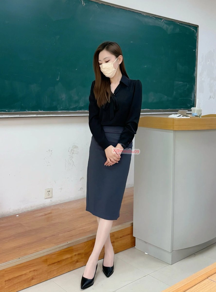 我的英文老师为啥没长这样😡 https://t.co/u6D6e8pXba