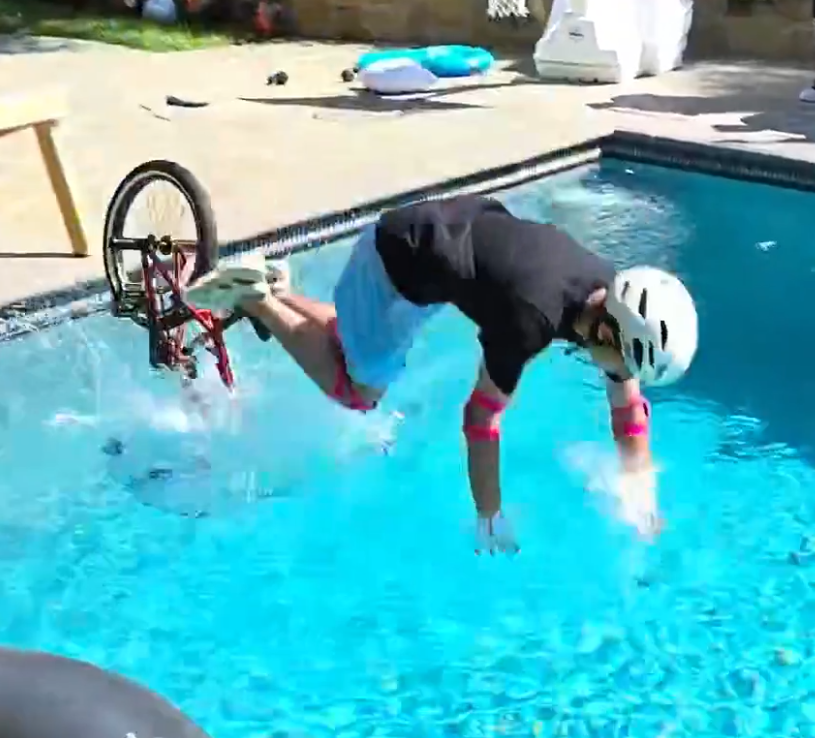 Synryc's tweet image. Ate that shit