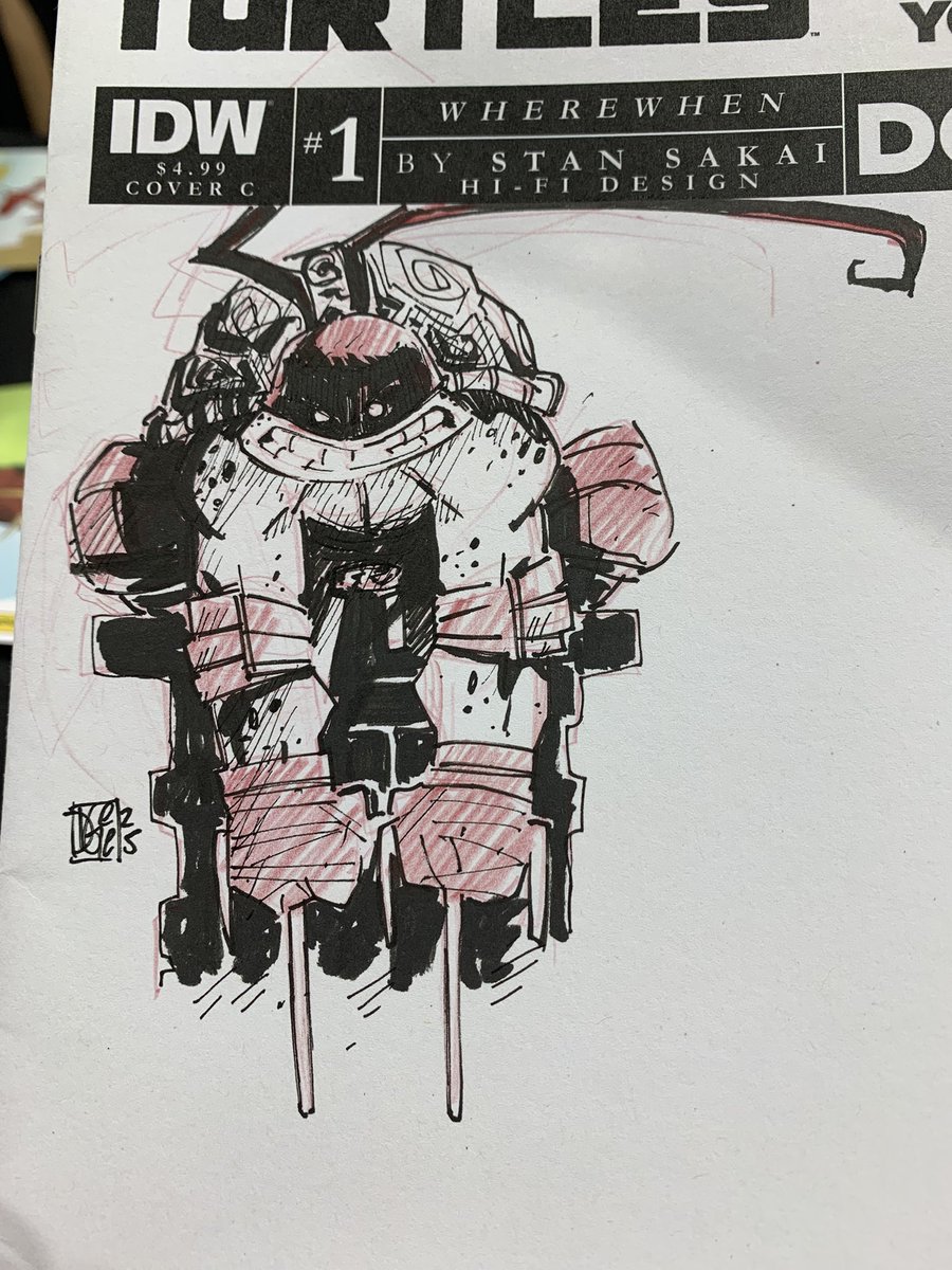 D__Gee's tweet image. Start of a collab sketch cover. I went with Raph. 😊
#alittletooraph #tmnt #sketchcover #raphael #tcaf