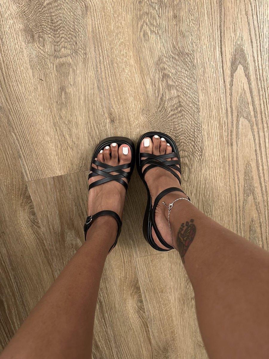 <a href="/bigfeetgirls/">Big Feet Girls</a> Size 9 👣