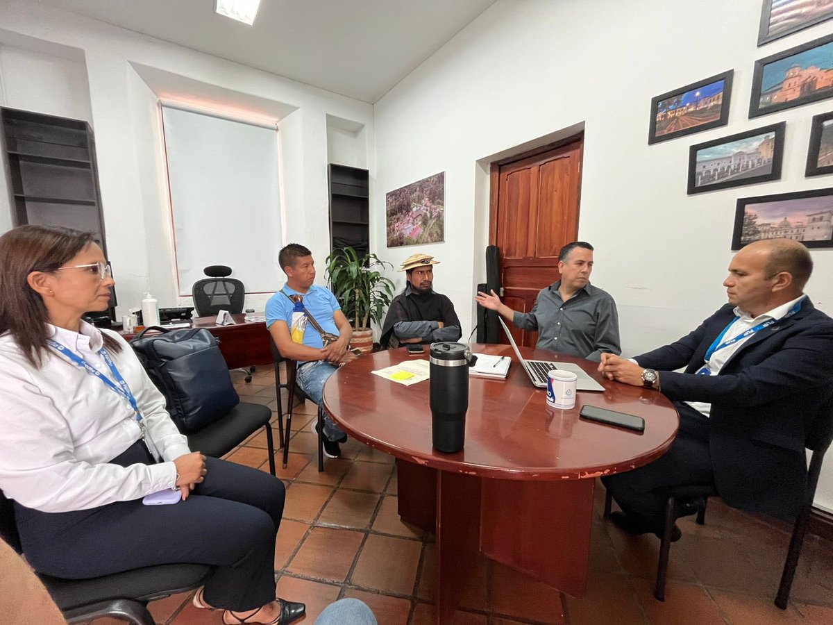 César López (@cesarlopez_) on Twitter photo Articulación entre el <a href="/ICETEX/">ICETEX</a> y las autoridades indígenas de <a href="/AisoMovimiento/">Cuenta Oficial Movimiento AISO</a> para que las personas que hacen parte de los pueblos Pijao, Misak y Nasa de 8 departamentos puedan ingresar a la educación superior. <a href="/javerianacali/">Javeriana Cali</a> <a href="/icesi/">Universidad Icesi</a> <a href="/FUP_Norte/">FUP Norte</a> Articulación entre el <a href="/ICETEX/">ICETEX</a> y las autoridades indígenas de <a href="/AisoMovimiento/">Cuenta Oficial Movimiento AISO</a> para que las personas que hacen parte de los pueblos Pijao, Misak y Nasa de 8 departamentos puedan ingresar a la educación superior. <a href="/javerianacali/">Javeriana Cali</a> <a href="/icesi/">Universidad Icesi</a> <a href="/FUP_Norte/">FUP Norte</a>