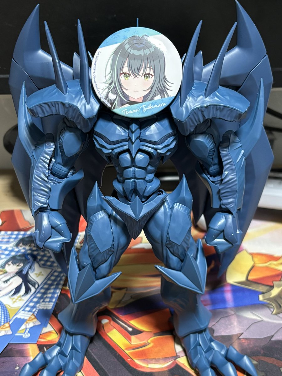 オベリスクの巨神兵缶バッジ飾るのにめっちゃ便利だから買ったほうがいい