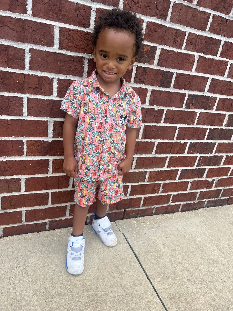 CoachJMann919's tweet photo. 4️⃣🎂🥳🎊 🎉 ✅#BullCityBoyzNBama #JaMoney #MonDawg #BookOfManning #SACKCHASERS https://t.co/XNdd52meIZ