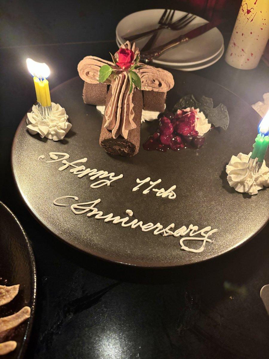JiraiStrawberry's tweet photo. 11th anniversary at the Vampire Café in Japan 🖤⚰️🦇
We loved all the food! It was surprisingly very good and our waitress was so sweet!
#vampirecafe #gothic https://t.co/PaIpVGBjjP