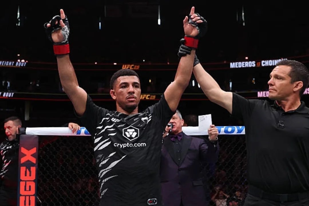 تم افتتاح UFC 316!... بفوز  ماركويل ميديروس بقرار إجماعي (30-27x2 29-28) على المبتدأ مارك تشوينسكي. 
#ufc316