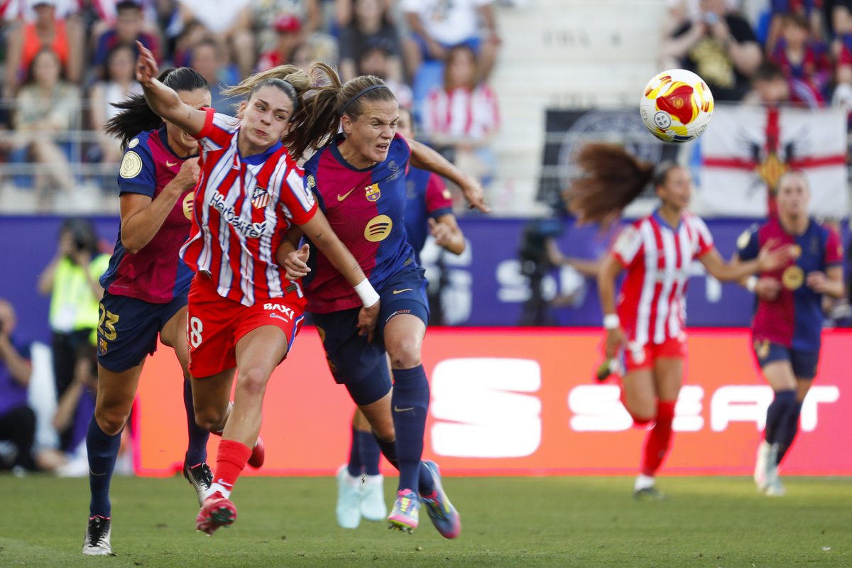Carrusel Deportivo (@carrusel) on Twitter photo ‼️ "Terminar así la temporada sabe muy bien. Veníamos de la final de #UWCL que dolió mucho, así que queríamos ganar"
🔢 "Es difícil poner nota al curso, pero creo que hemos hecho un buen año"
🏆🎙️ IRENE PAREDES, en el micrófono de <a href="/annapalet_/">Anna Palet</a>, tras la final de la #CopaDeLaReina ‼️ "Terminar así la temporada sabe muy bien. Veníamos de la final de #UWCL que dolió mucho, así que queríamos ganar"
🔢 "Es difícil poner nota al curso, pero creo que hemos hecho un buen año"
🏆🎙️ IRENE PAREDES, en el micrófono de <a href="/annapalet_/">Anna Palet</a>, tras la final de la #CopaDeLaReina