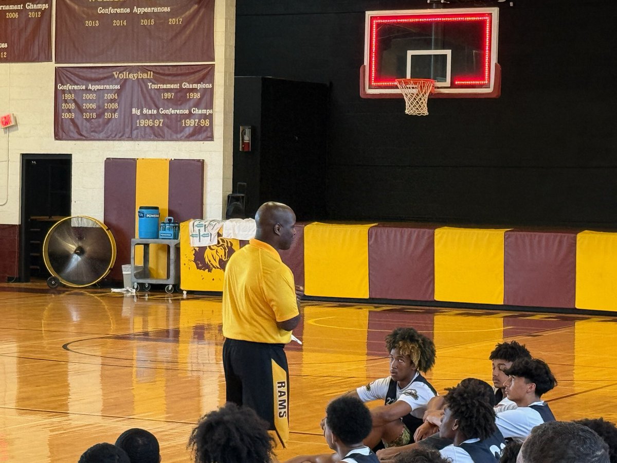 Opportunity’s come and go but, I was lucky enough to catch this one by attending the <a href="/htbasketballram/">Huston-Tillotson University Rams Basketball</a> elite camp this weekend thanks too!! 
<a href="/1Nationhoops/">1Nationaau</a> @theoneeyedscout <a href="/PHCircuit/">Prep Hoops Circuit 🏀</a> <a href="/PrepHoops/">Prep Hoops 🏀</a> <a href="/th3scouting/">Thomas H</a> <a href="/CoachJohnASmith/">Coach John A. Smith 🏀</a> <a href="/th3scouting/">Thomas H</a> <a href="/MattChampionATX/">Matt Champion</a> <a href="/djones8301/">Doug Jones</a> <a href="/GASOTim/">Tim Littlefield</a>