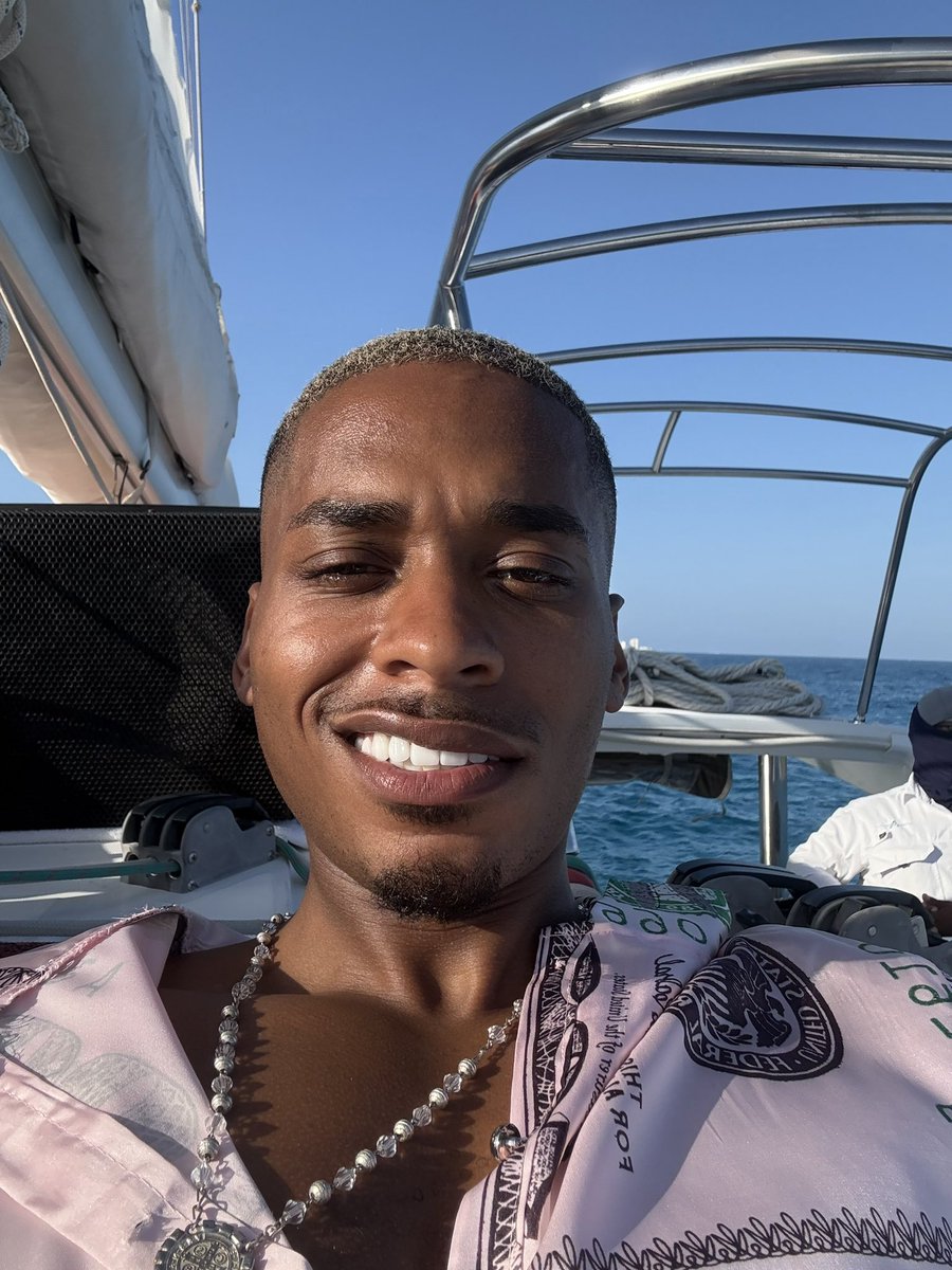 malikdmcintyre's tweet image. Lemme drive da boat
