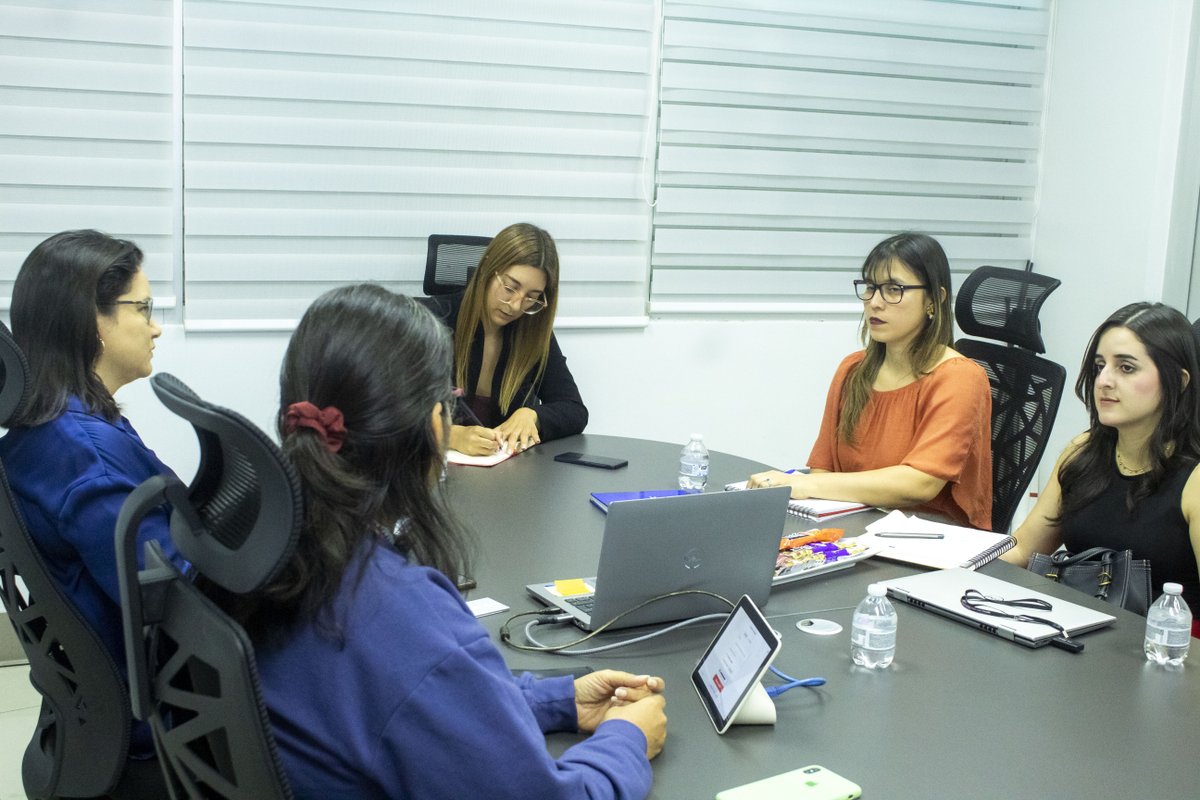 ✨ Recibimos a Chloé Rabiet, jefa de cooperación de la Embajada de Francia 🇫🇷, y al equipo de la Alianza Francesa SPS.
Hablamos sobre intercambios, becas y certificaciones DELF.
🌍 ¡Nuestros estudiantes, con proyección global!
#DeAquíParaElMundo #Internacionalización