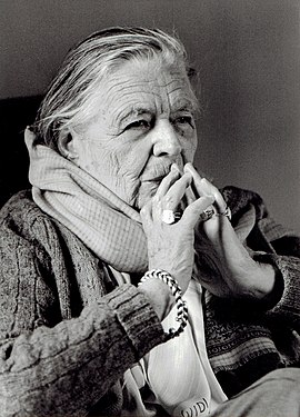 “The true birthplace is that wherein for the first time one looks intelligently upon oneself; my first homelands have been books, and to a lesser degree schools.”

✒️#MargueriteYourcenar, Belgian-French novelist (Memoirs of Hadrian), was #BOTD 8 June 1903. #Literature