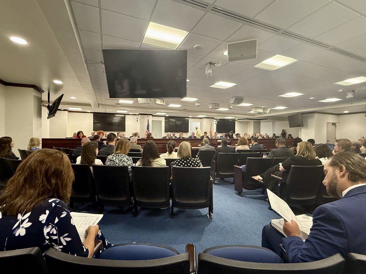 JohannaForFL's tweet photo. Last week at the Budget Conference Week— a critical time when final decisions are made on how Florida allocates its resources.

Gracias for your continued support and trust. I carry your voices with me every step of the way. 

#BudgetConference #CapitolUpdate #FloridaLegislature https://t.co/UqT9RamAsq